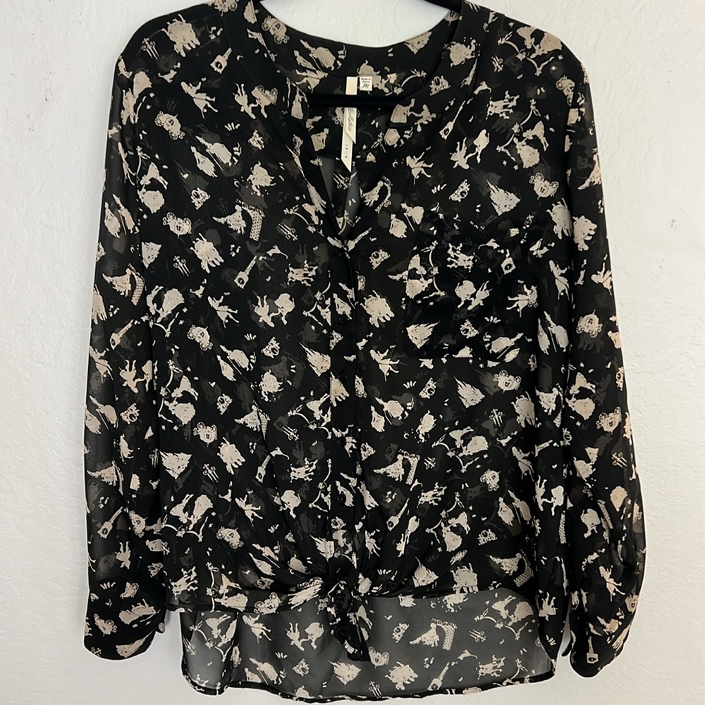 Black and tan blouse